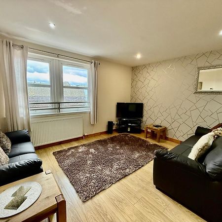 Azim And Suzi'S City Centre Apartment 因弗内斯 外观 照片