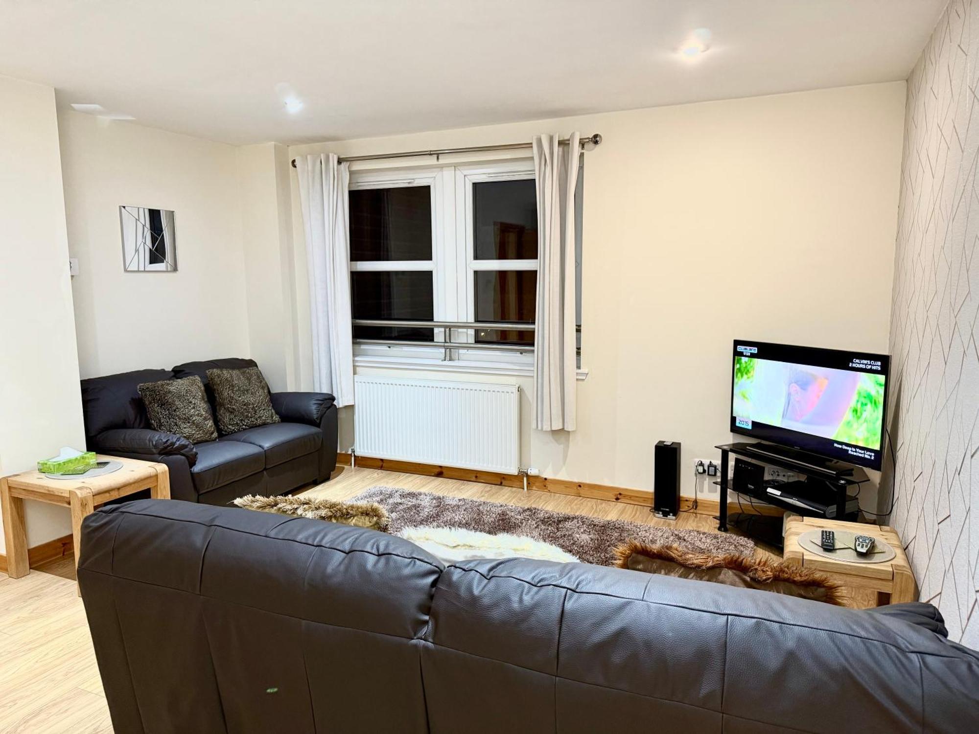 Azim And Suzi'S City Centre Apartment 因弗内斯 外观 照片