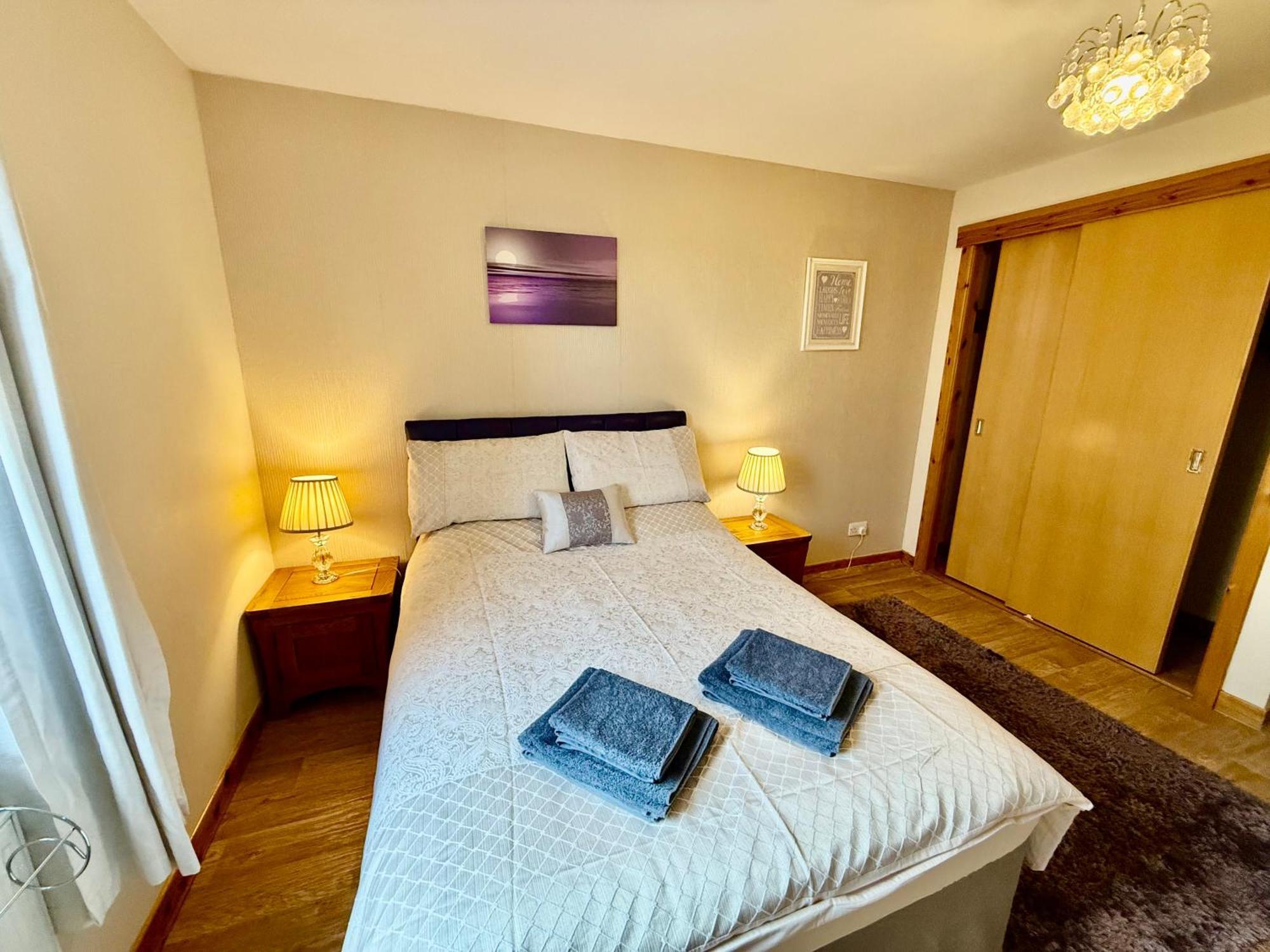 Azim And Suzi'S City Centre Apartment 因弗内斯 外观 照片