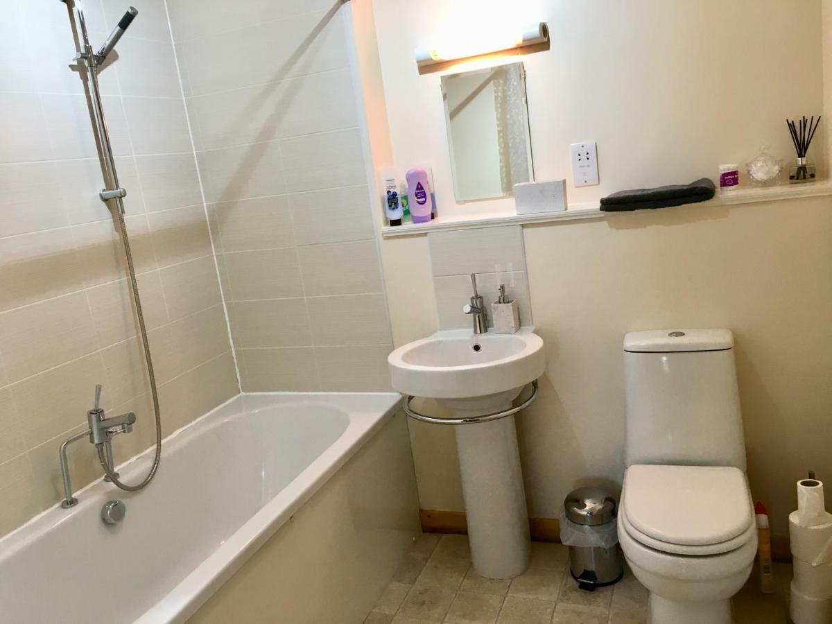 Azim And Suzi'S City Centre Apartment 因弗内斯 外观 照片